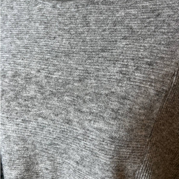 Joseph A Oversized Sweater w/Dolman Sleeves in Marled Gray and White Size Medium - Picture 2 of 6